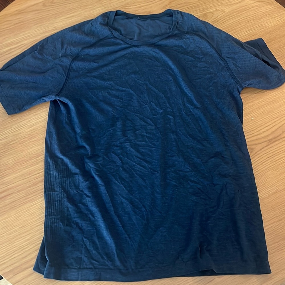 Navy blue lululemon metal vent tech short sleeve